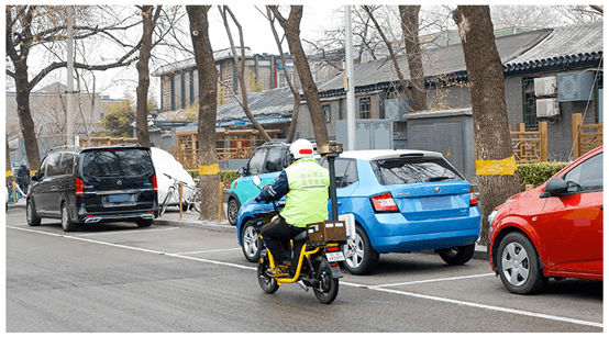路測停車移動巡查車